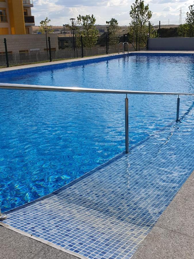 סלאמנקה Apartamento Nuevo, Accesible Y Con Piscina !!! מראה חיצוני תמונה